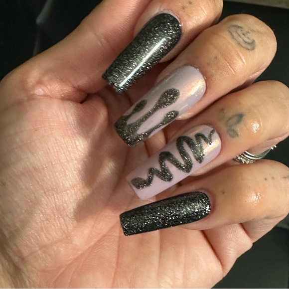 Wicked Web - Picture 5 of 7